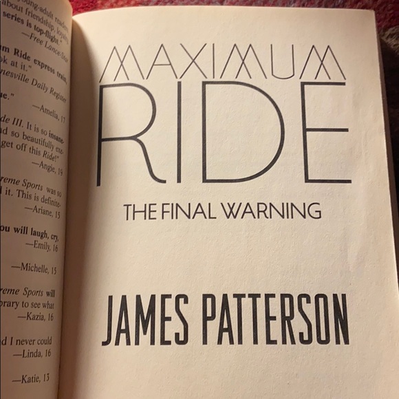 Maximum ride 4 book set - Picture 15 of 16